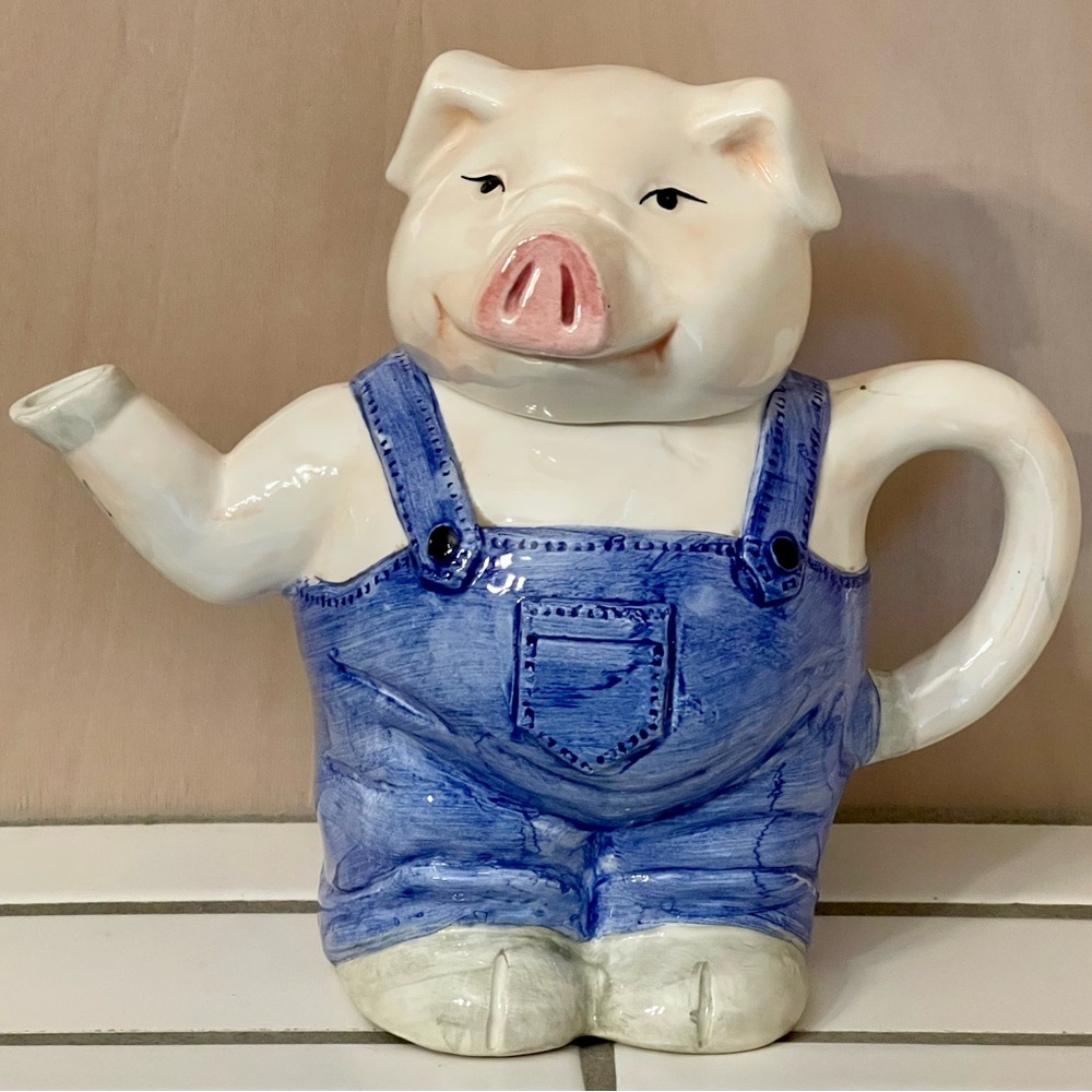 Wilbur Pig Teapot